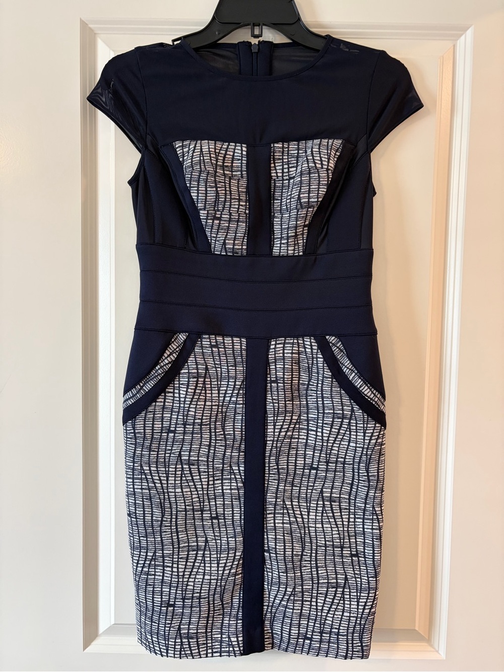 Cache Navy and White Patterned Cap-Sleeve Fitted Bodycon Dress